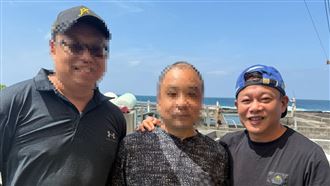 李康生撈海膽遭逮　業者電話被灌爆崩潰了