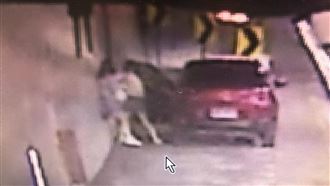 雪隧內母女動手互毆再丟包　衝突原因曝光