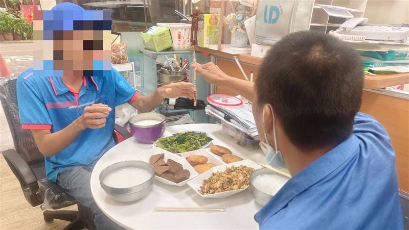 台中21歲男無戶口如幽靈,身世曝光。(圖/翻攝畫面)