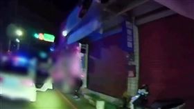 新北,汐止,鬥毆,依託咪酯菸彈,西瓜刀,安非他命。（圖／翻攝畫面）