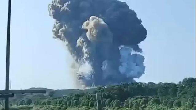 湖南爆竹工廠爆炸。(圖/翻攝自微博)