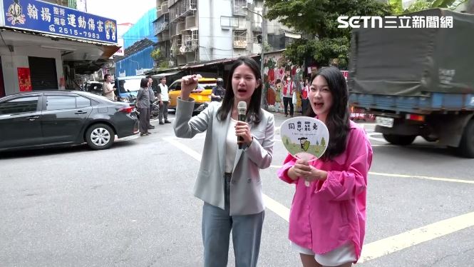 阿美上街宣傳罷免投票。(圖/資料照)