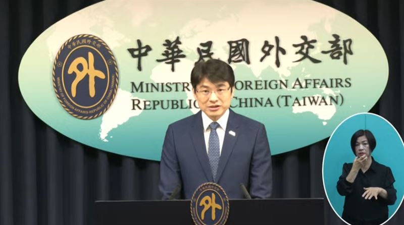 外交部發言人蕭光偉說明在以色列、伊朗的國人情況:目前仍有280人在以色列、9人在伊朗。(圖/翻攝自外交部YT)
