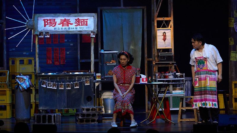 老闆~來碗陽春麵!圓桌區比尾牙還熱鬧!