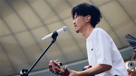 ▲周傳雄歷經胃病纏身，一度瘦到49公斤。（圖／翻攝自微博）