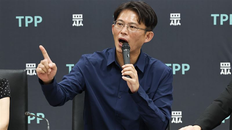 AI音檔質詢?綠委諷黃國昌:正義的北極星