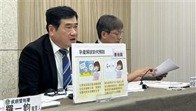 楊生湳理事長，則提醒民眾孕產婦及新生兒之腸病毒預防方法。（圖／記者簡浩正攝影）