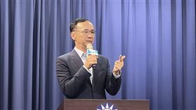 ▲國民黨主席朱立倫談不出席18日國安簡報，喊話賴總統不要繼續大罷免。（圖／記者蘇晏男攝影）