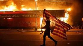 40年前，加爾通預言蘇聯10年後滅亡，20年後他預言：美國在2025年崩潰。（圖／翻攝百度百科）