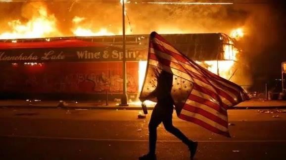 和平之父3大預言中2個：美國在2025年崩潰