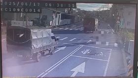 高雄,阿蓮,軍用卡車,車禍,騎士夫妻。（圖／翻攝畫面）