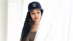 歌手鄭雙雙入圍第36屆金曲獎最佳新人，接受三立新聞網專訪分享出道甘苦談。（圖／記者趙于瑩攝影）