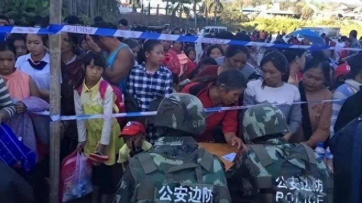 Re: [新聞] 英國爆發反移民示威　15萬人上街、馬斯克