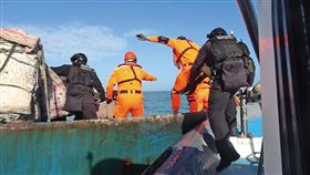 金廈分工養蚵！海巡默許違法　政院出手了