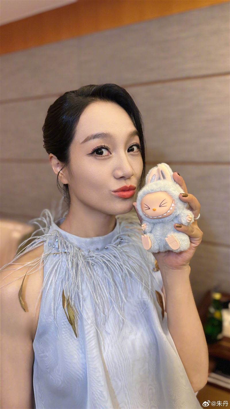 女星朱丹育有一兒女。（圖／翻攝自朱丹微博）