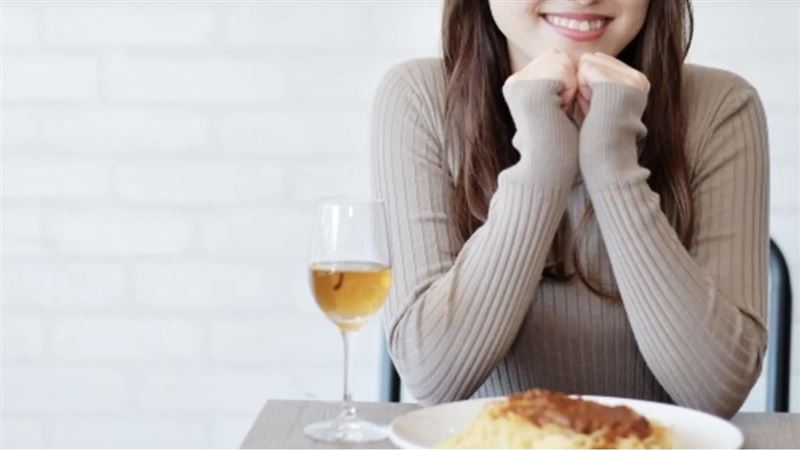 交友軟體騙吃　女網紅自豪靠1招沒餓過