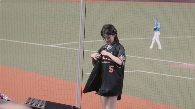 李珠珢因亂穿球衣連日來飽受攻擊與騷擾。（圖／翻攝自砲哥練習生YouTube）
