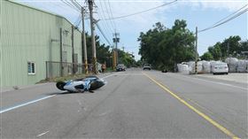 台中2機車對撞　無照男騎重機頭顱破慘死（圖／翻攝畫面）