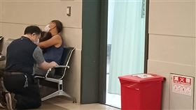 彰化縣北斗鎮一家飼料廠17日發生一起工安意外，楊姓員工（41歲）在清潔玉米粉碎機時，不慎從機器內部的樓梯滑落，右腿被捲入運轉的機具內，經搶救最終仍不治。據了解，楊男為家中獨子，平時孝順乖巧，慈濟基金會彰化分會昨晚至楊家慰問致贈關懷金，楊男父母以「留給更需要的人」為由婉拒，無私的精神令所有人都為之動容。