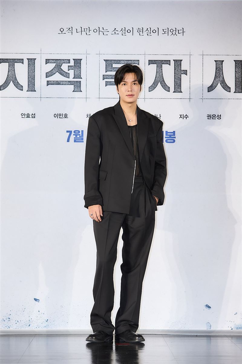 李敏鎬出席本片製作發表會,分享本片具備當代人克服逆境的正能量。(圖/采昌國際多媒體提供)