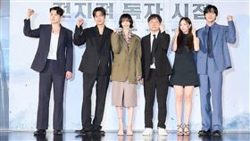 ▲（左起）申承浩、李敏鎬、NANA、導演金秉祐、蔡秀彬、安孝燮出席本片製作發表會。（圖／采昌國際多媒體提供） 