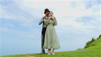 劉至翰領便當！懸崖邊脫到剩內褲尷尬了