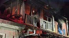 新北,淡水,火警,焦屍,民宅。（圖／翻攝畫面）