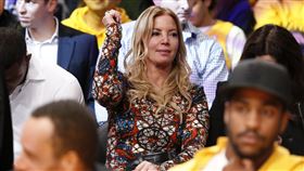ESPN：巴斯家族同意將洛杉磯湖人售出▲珍妮．巴斯（Jeanie Buss）。（圖／美聯社／達志影像）

