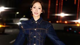 ▲蕭亞軒近日登上中國音樂節目《讓我來唱》。（圖／翻攝自微博）