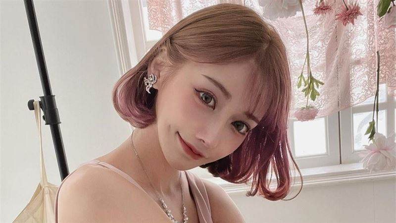 明日花綺羅引退仍是暗黑女神　成偶像剋星