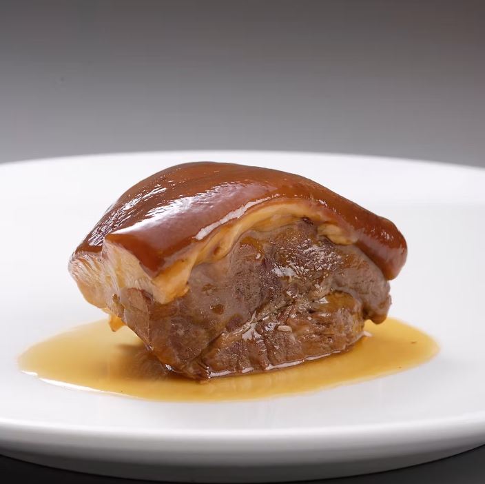 故宮晶華經典菜色「肉形石」。(圖/翻攝自故宮晶華官網)