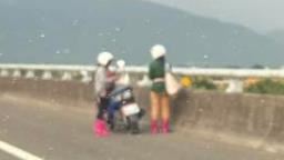 國道,國6,逆向,機車,熱褲,辣妹,看風景（圖／翻攝自臉書埔里人）