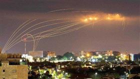 ▲以色列鐵穹擋下多枚飛彈，是以色列重要的空中防禦系統。（圖／翻攝自X平台@IDF帳號）