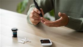 博士靠台灣黑苦瓜瘦身成功！打造天然抗糖新突破，榮獲國際金獎（業配勿用）