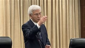 ▲楊金龍表示通膨須降至1.5%以下，才具備降息條件，央行重申，政策利率不為匯率動態而輕啟寬鬆。（圖／記者師瑞德攝影）