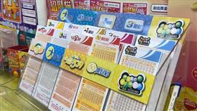  ▲威力彩摃龜32期，頭獎上看14億元。（圖／記者藍子瑄攝影）