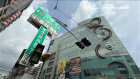 競爭多難撐！大遠百公園店櫃少「一層一品牌」