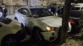 台中通緝犯「持1長4短槍」上膛對峙警