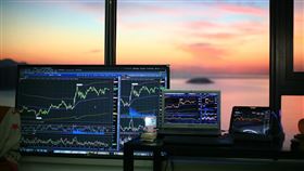 ▲川普是否介入以伊衝突牽動全球走勢，也將牽動亞洲股市開盤走勢。（示意圖／PIXABAY）     