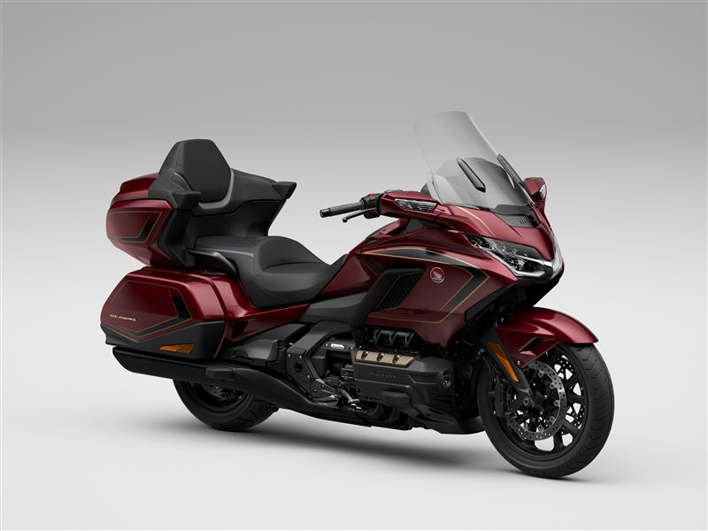 HONDA GOLDWING 50週年紀念版波爾多金屬酒紅。（HONDA提供）