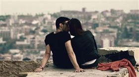 許多情慾片的演員，都必須要真槍實彈上陣，否則會被扣錢。
（示意圖／Pixabay）