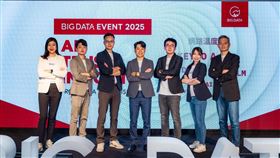 BIG DATA EVENT 2025於昨(19)日舉行，由大數據(股)公司創辦人暨執行長金志丞(左四)率領團隊分享最新產品及產業趨勢。（圖／大數據提供） 