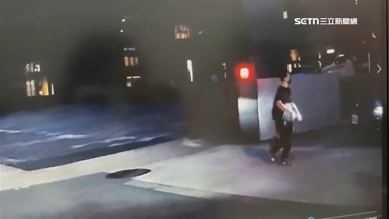 政治評論員李正皓，於電視台門口遭人噴辣椒水攻擊。（圖／資料照）
