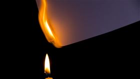 縱火,點火,燃燒,蠟燭（示意圖／翻攝自photoAC）