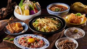 萬客什鍋新莊店開幕，酸香筍乾滑雞鍋、鴨肉飯搭配麻油炸蛋，成今夏火鍋控必吃清單。（圖／品牌業者提供）