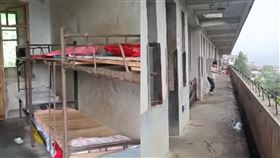 館長沒看到的中國！「貧民窟級」學生宿舍曝光　比戰損風還破爛