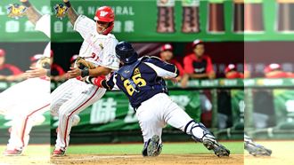 林智勝拚老命狂奔！　兄弟逆轉味全龍奪勝