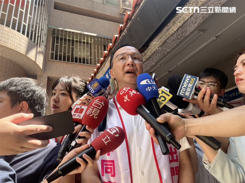 朱立倫21日出席李彥秀南港問政說明會前受訪。(圖/記者蘇晏男)