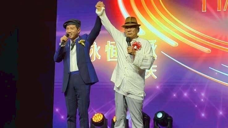 二度中風病危　80歲凌峰現身同框陳凱倫