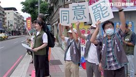 ▲板橋路口宣傳「罷免投同意、反共更有力」的訴求。（圖／翻攝畫面）